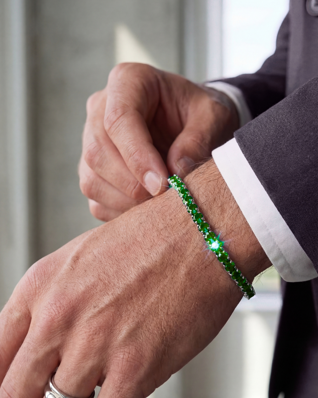 Bruce & Co Reserva – Green Zircon Tennis Bracelet, 4 mm, Silver-Plated