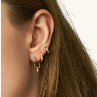 Bruce & Co Alexandria – Single Row Pave Huggie Hoops