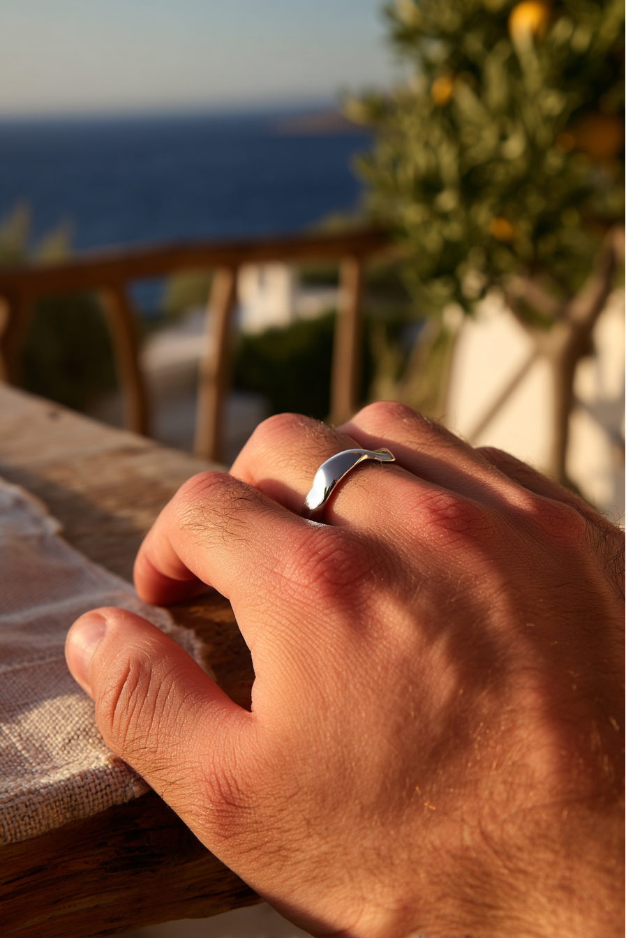 Bruce & Co Vérité – Adjustable Twist Ring, Polished Silver-Tone