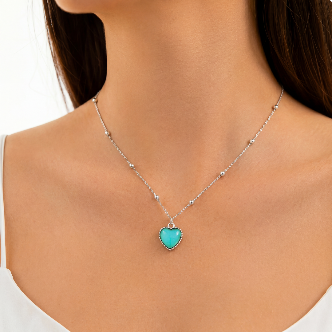 Bruce & Co Aura – Color-Changing Heart Necklace