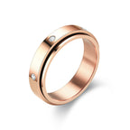 Bruce & Co Livia – Spinner Band Ring with Clear Details