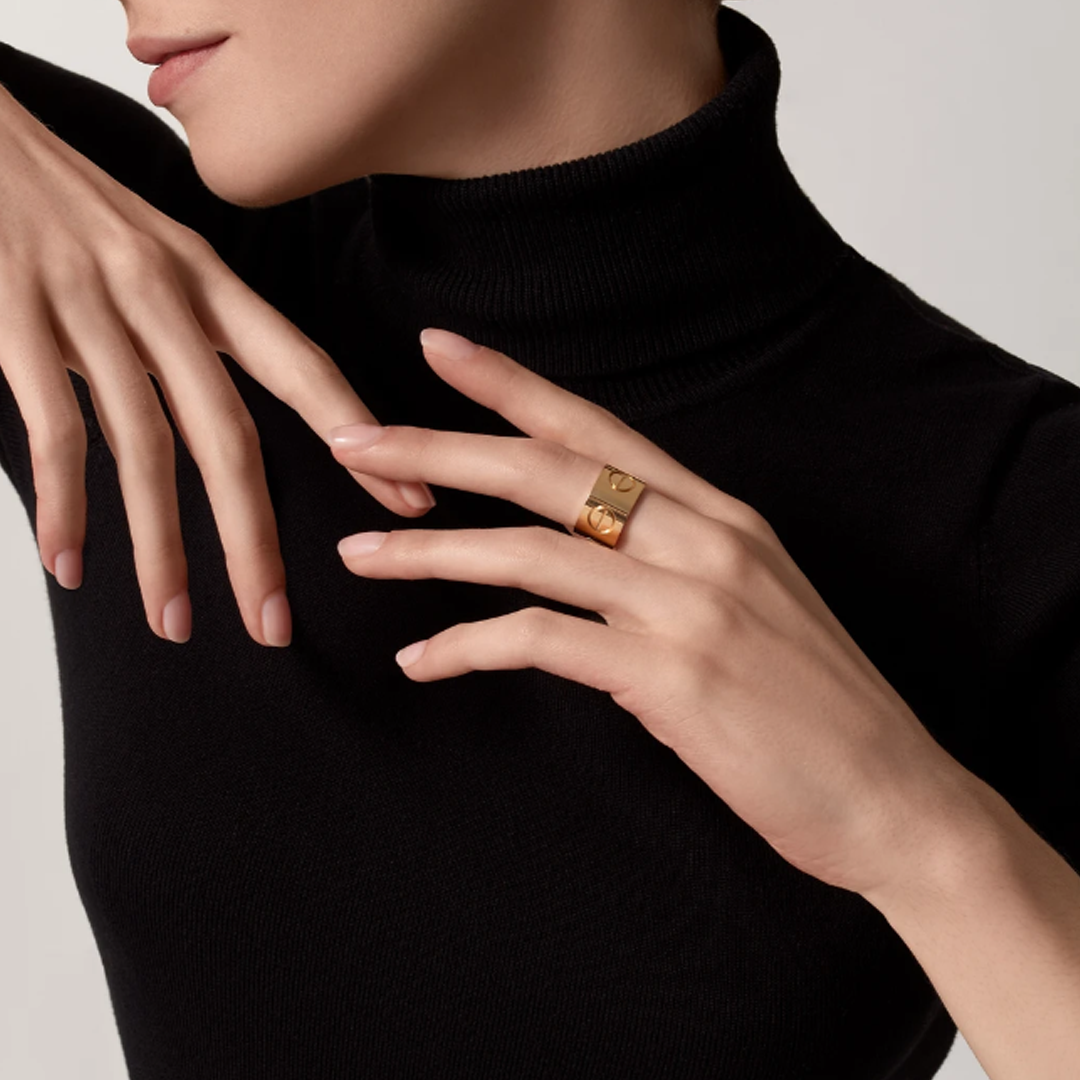 Bruce & Co Love – Wide Screw Detail Statement Ring