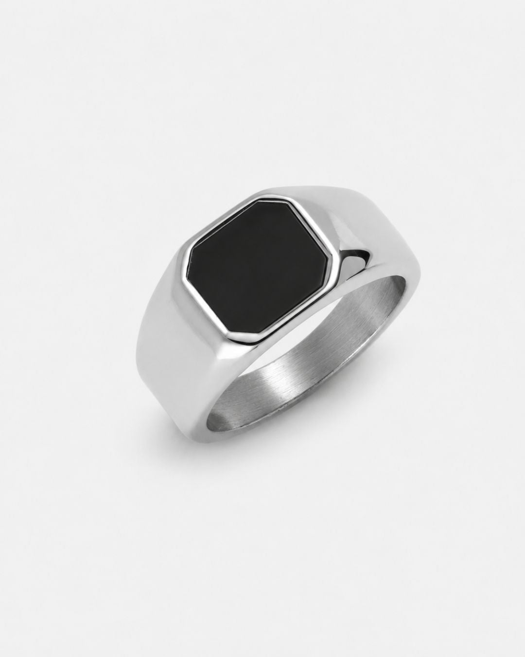 Bruce & Co Men’s Black Inlay Signet Ring, Silver-Plated Steel, US 7–13