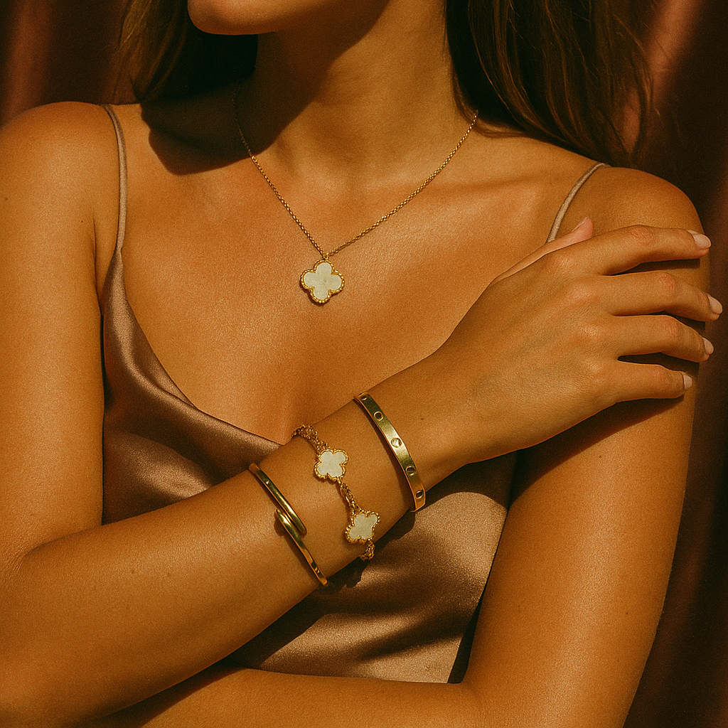 Bruce & Co Toscane – White Clover Nail and Screw Bracelet Set