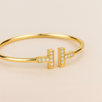Bruce & Co Tess – T-Shaped Zirconia Detail Cuff
