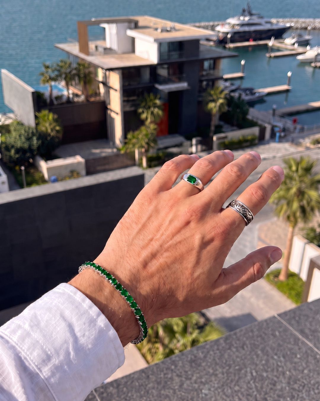 Bruce & Co Men’s 1 Carat Lab-Grown Emerald Signet Ring in 925 Sterling Silver