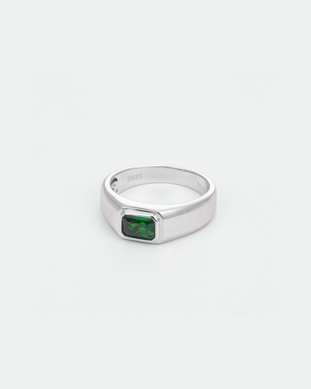 Bruce & Co Men’s 1 Carat Lab-Grown Emerald Signet Ring in 925 Sterling Silver