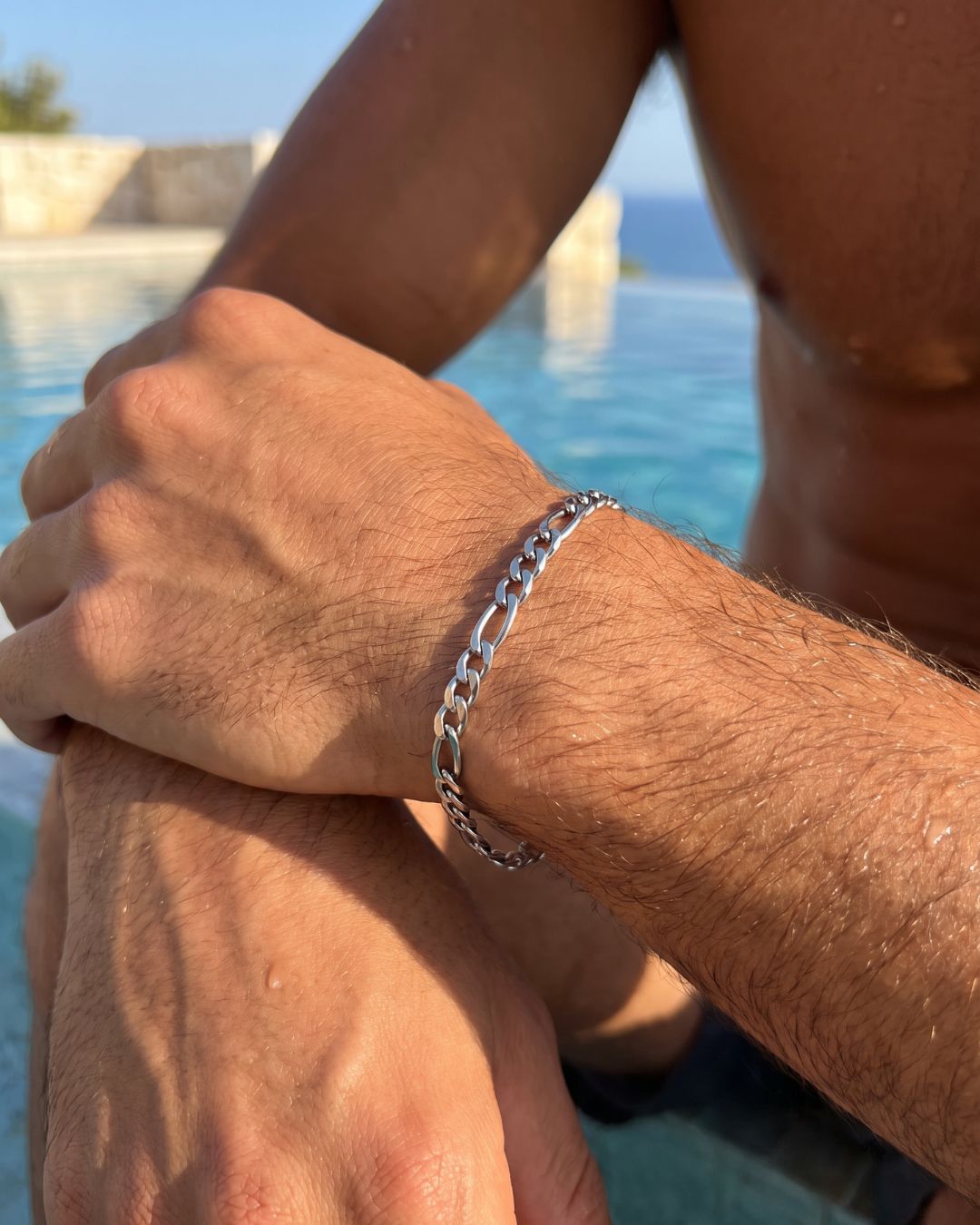 Bruce & Co Men’s Silver-Tone Stainless Steel Figaro Chain Bracelet, 6 mm