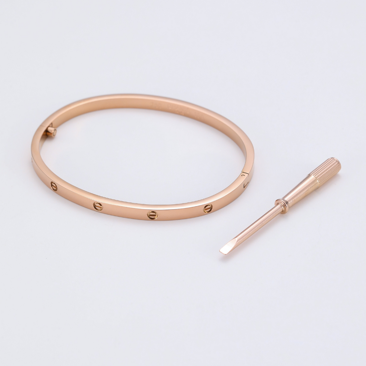Bruce & Co Love Refined – Slim Screw Detail Bangle