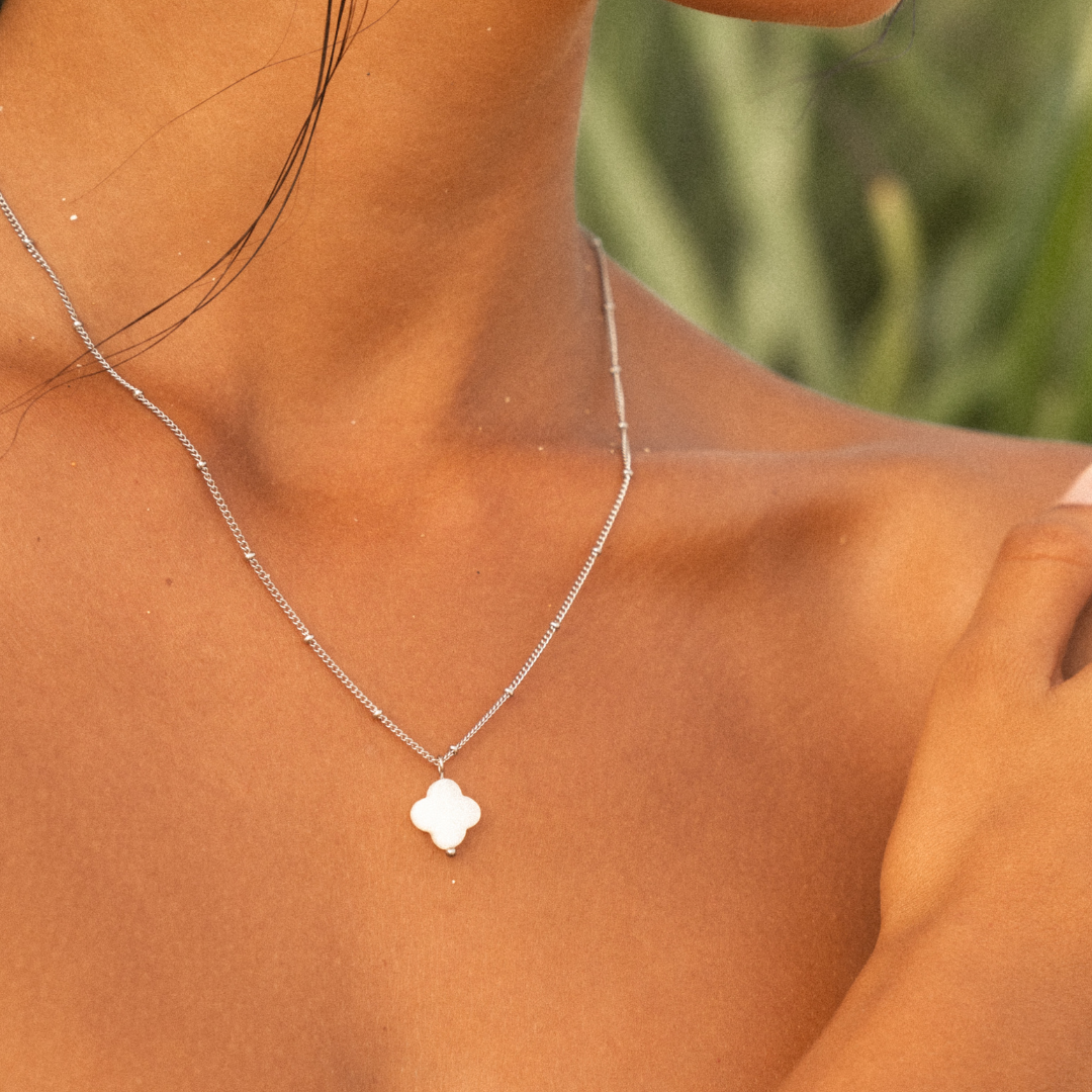 Bruce & Co Positano – Mother-of-Pearl Quatrefoil Necklace