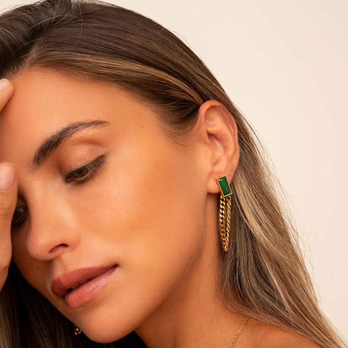 Bruce & Co Esmeralda – Green Rectangular Chain Earrings