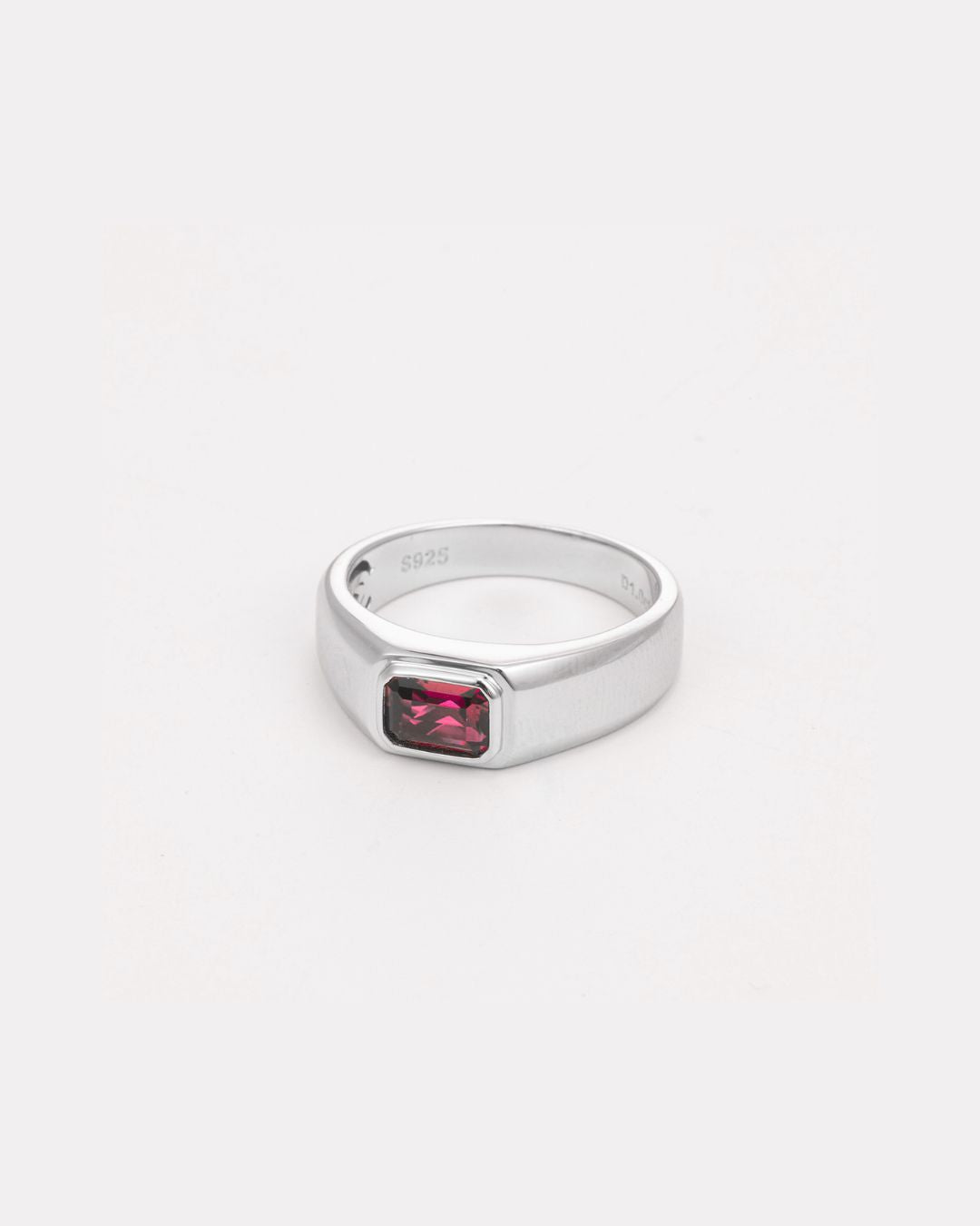 Bruce & Co Men’s 1 Carat Lab-Grown Ruby Signet Ring in 925 Sterling Silver