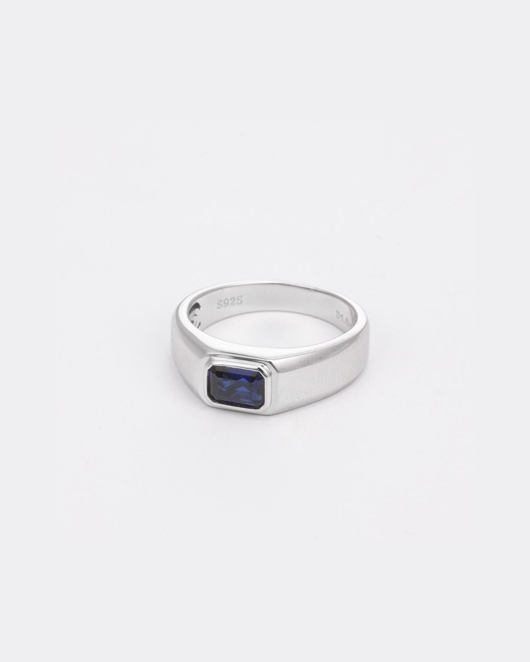 Bruce & Co Men’s 1 Carat Lab-Grown Sapphire Signet Ring in 925 Sterling Silver
