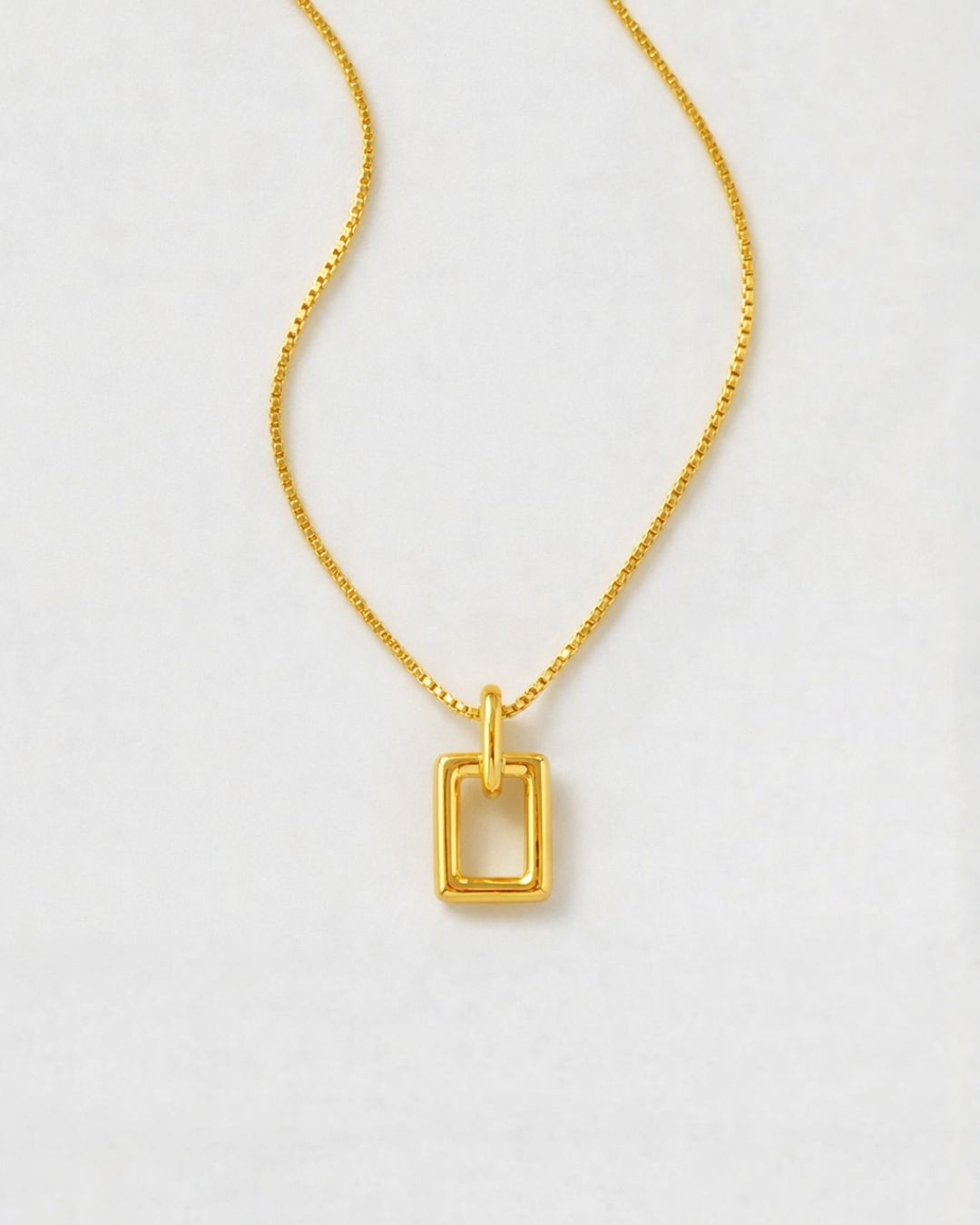 Bruce & Co Silhouette – Open Rectangle Pendant Necklace, 18K Gold-Plated