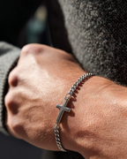 Bruce & Co Men’s Cuban Chain Cross Bracelet, 3 mm, Platinum-Plated Steel