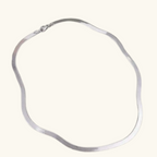 Bruce & Co Chelsea – Flat Herringbone Chain Necklace