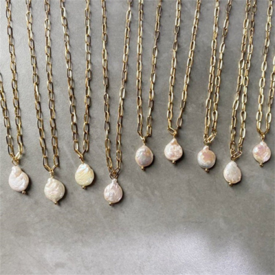 Bruce & Co Kos – Pearl Pendant Paperclip Necklace