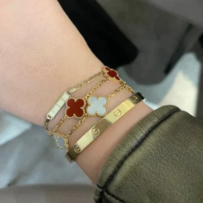 Bruce & Co Ibiza – Red Clover Nail and Screw Bracelet Set