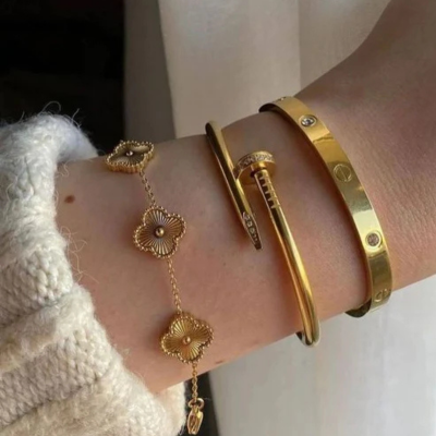 Bruce & Co Rome – Gold-Tone Clover Nail and Screw Bracelet Set