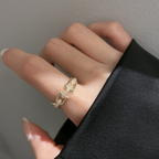 Bruce & Co Chloe – Adjustable Link Ring with Clear Details