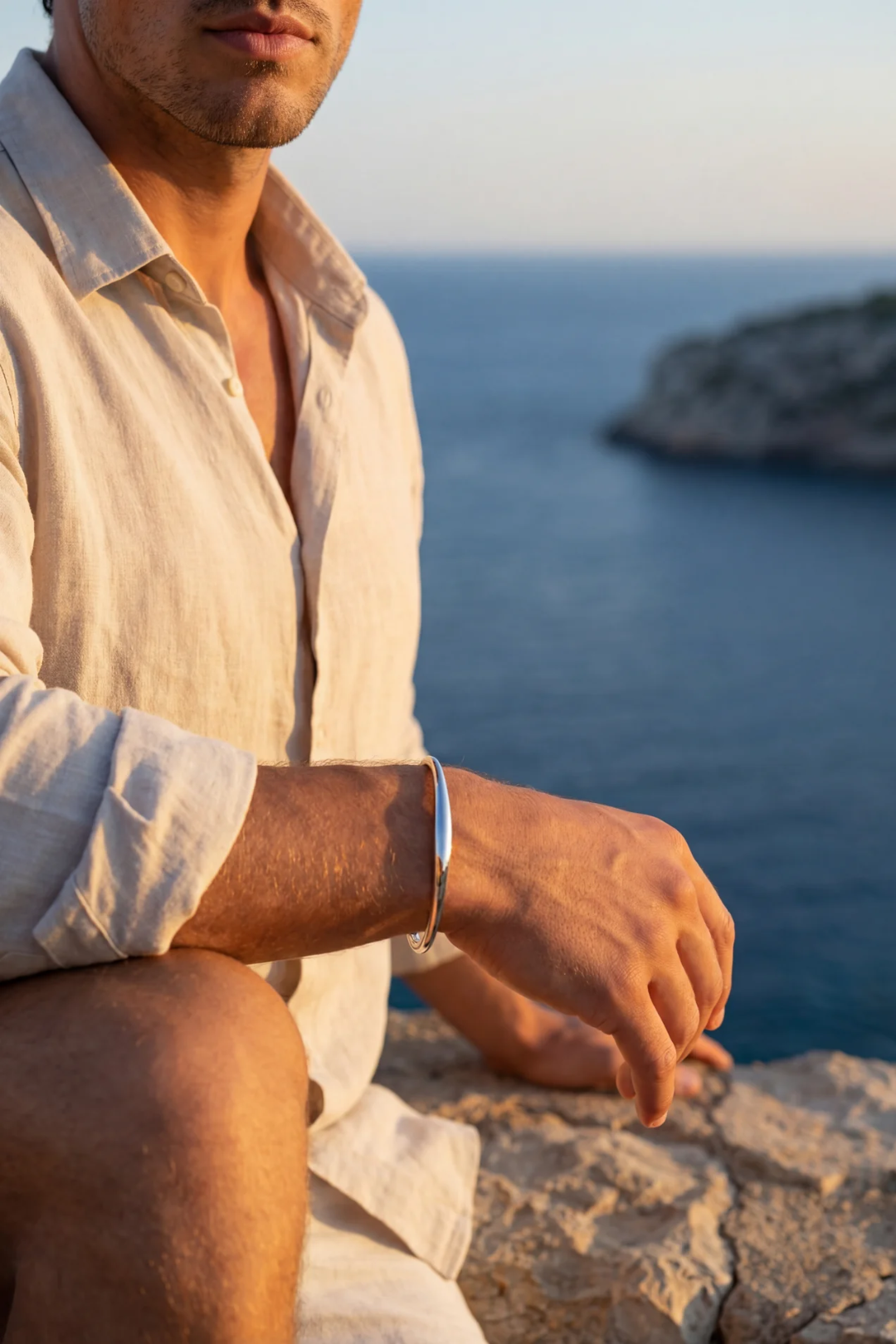 Bruce & Co Men’s Slim Wave Adjustable Open Cuff Bracelet, Silver-Plated