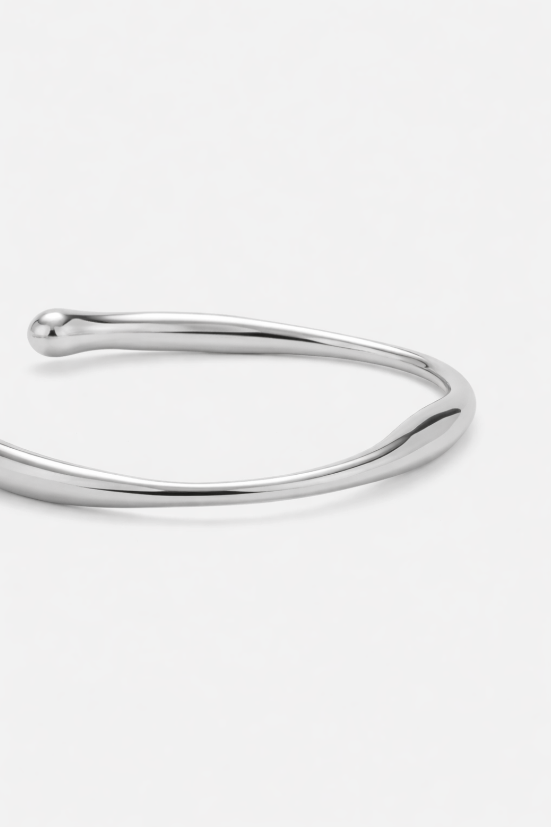 Bruce & Co Men’s Slim Wave Adjustable Open Cuff Bracelet, Silver-Plated