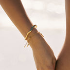 Bruce & Co Cala – Wave Open Cuff Bracelet, 54 × 60 mm