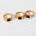Bruce & Co Kaya – Black Onyx Ribbed Signet Ring
