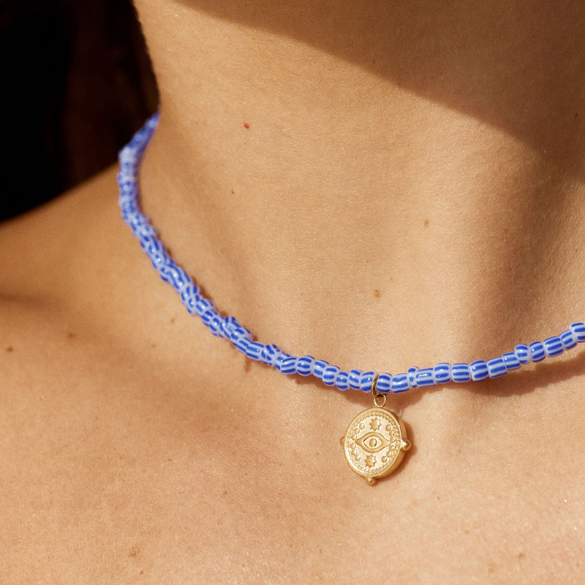 Bruce & Co Hera – Blue Beaded Coin Choker, 36 cm