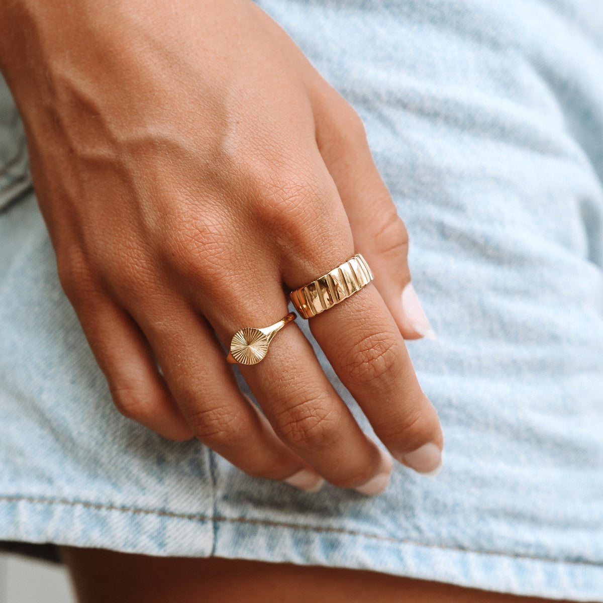 Bruce & Co Bold – Wide Ribbed Band Ring