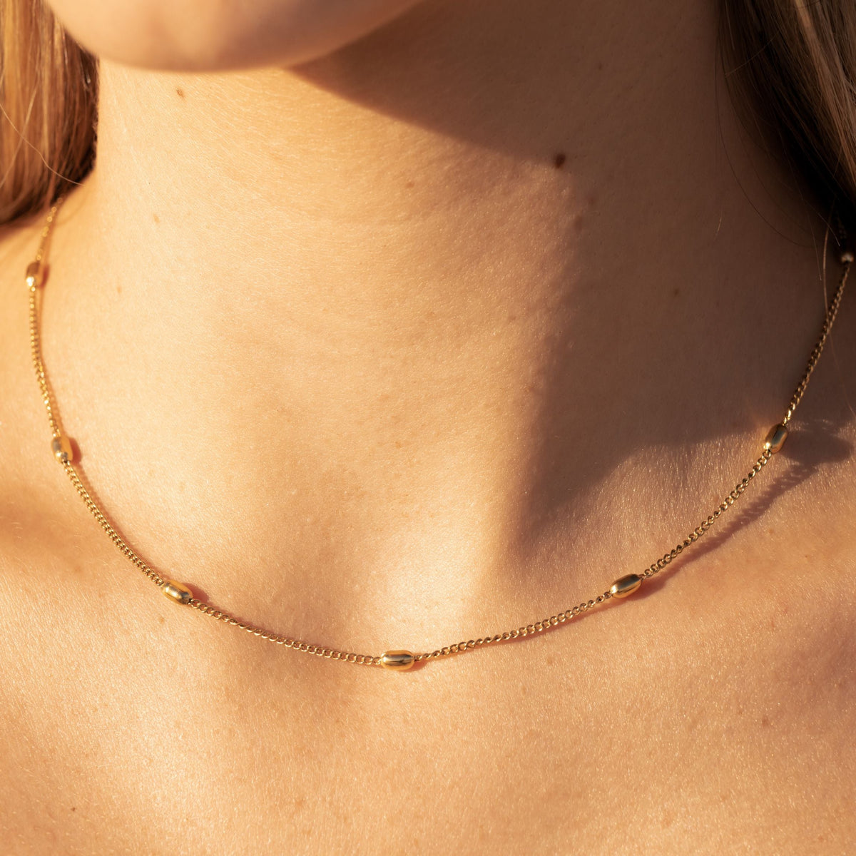 Bruce & Co Brisa – Oval Bead Station Choker, 37 cm
