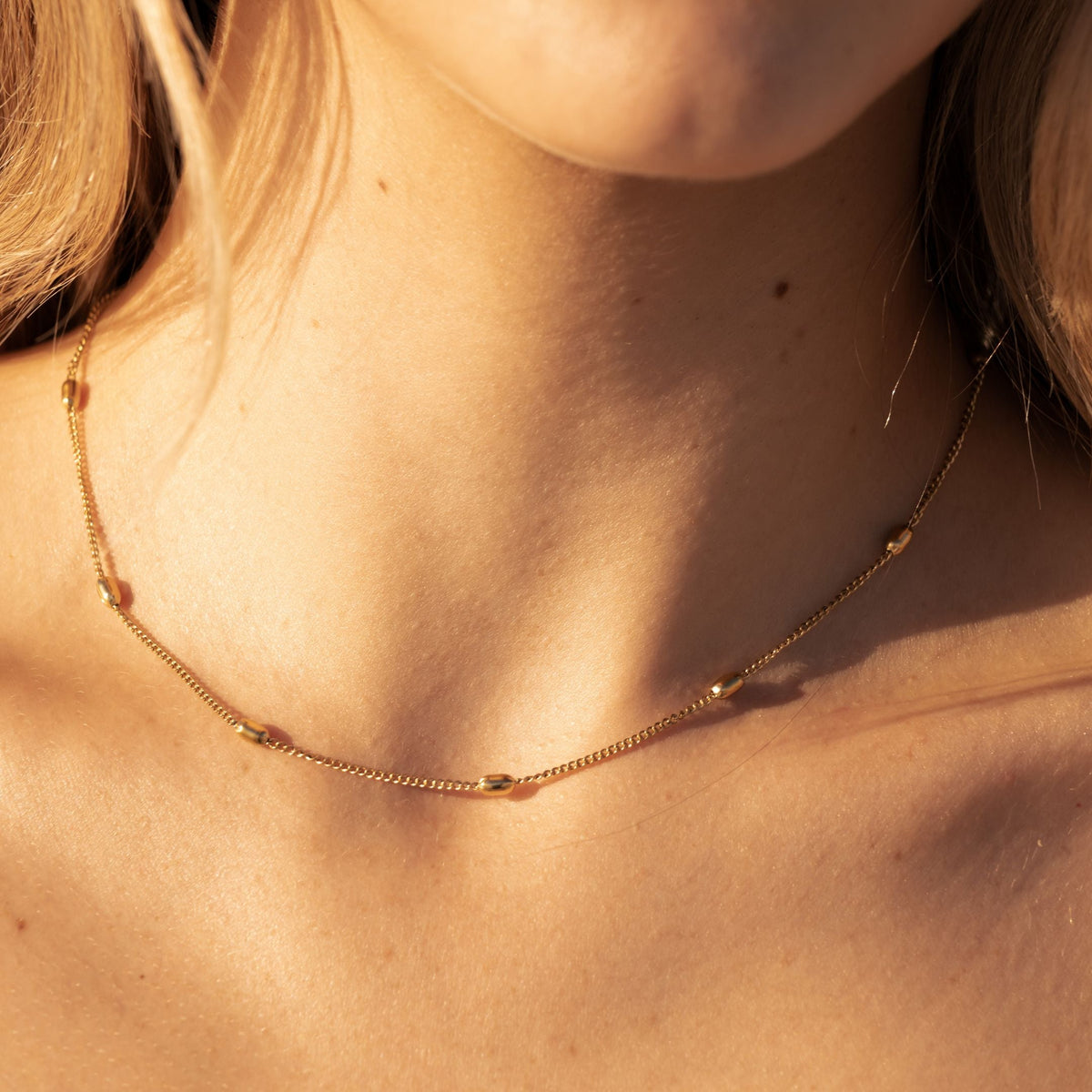Bruce & Co Brisa – Oval Bead Station Choker, 37 cm