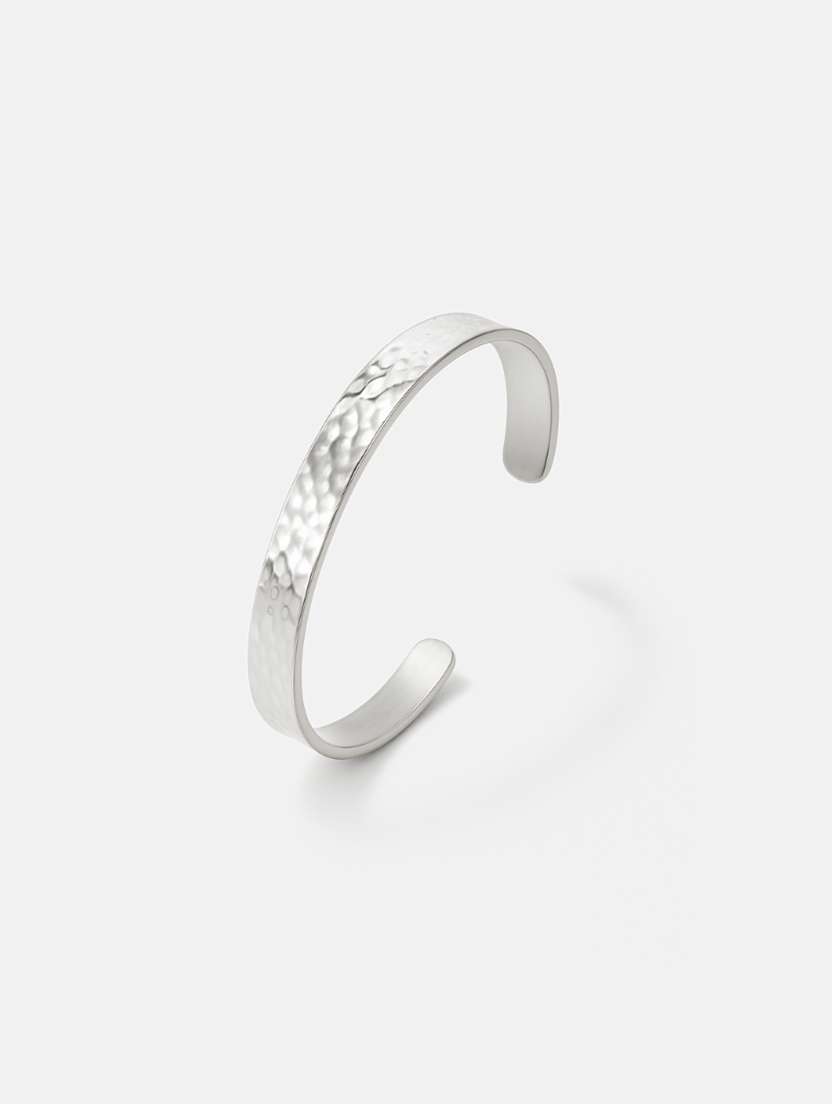 Bruce & Co Costa Bruta – Men’s Hammered Stainless Steel Cuff Bracelet, 6 mm