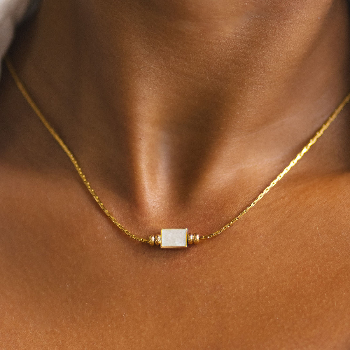 Bruce & Co Lune – Mother-of-Pearl Pendant Necklace, Stainless Steel