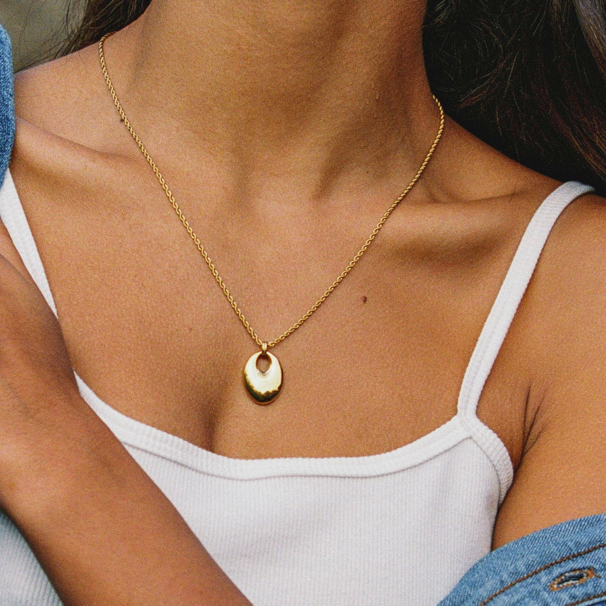 Bruce & Co Reverie – Oval Open Pendant Necklace, Stainless Steel