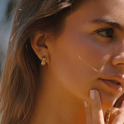 Bruce & Co Bloom – Engraved Floral Half-Hoop Stud Earrings