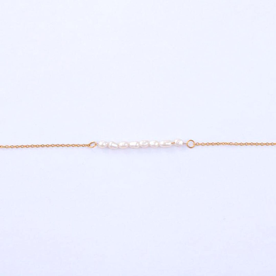Bruce & Co Mini Pearl Chain Bracelet, 15–18 cm, Gold PVD Steel
