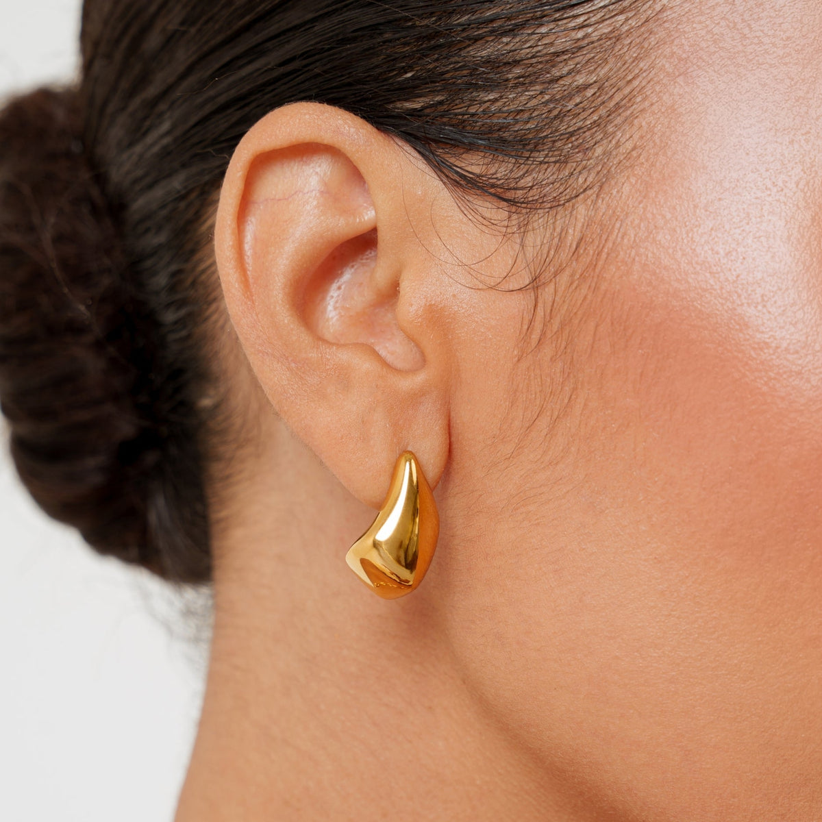 Bruce & Co Molten – Sculpted Drop Stud Earrings, Gold PVD Steel