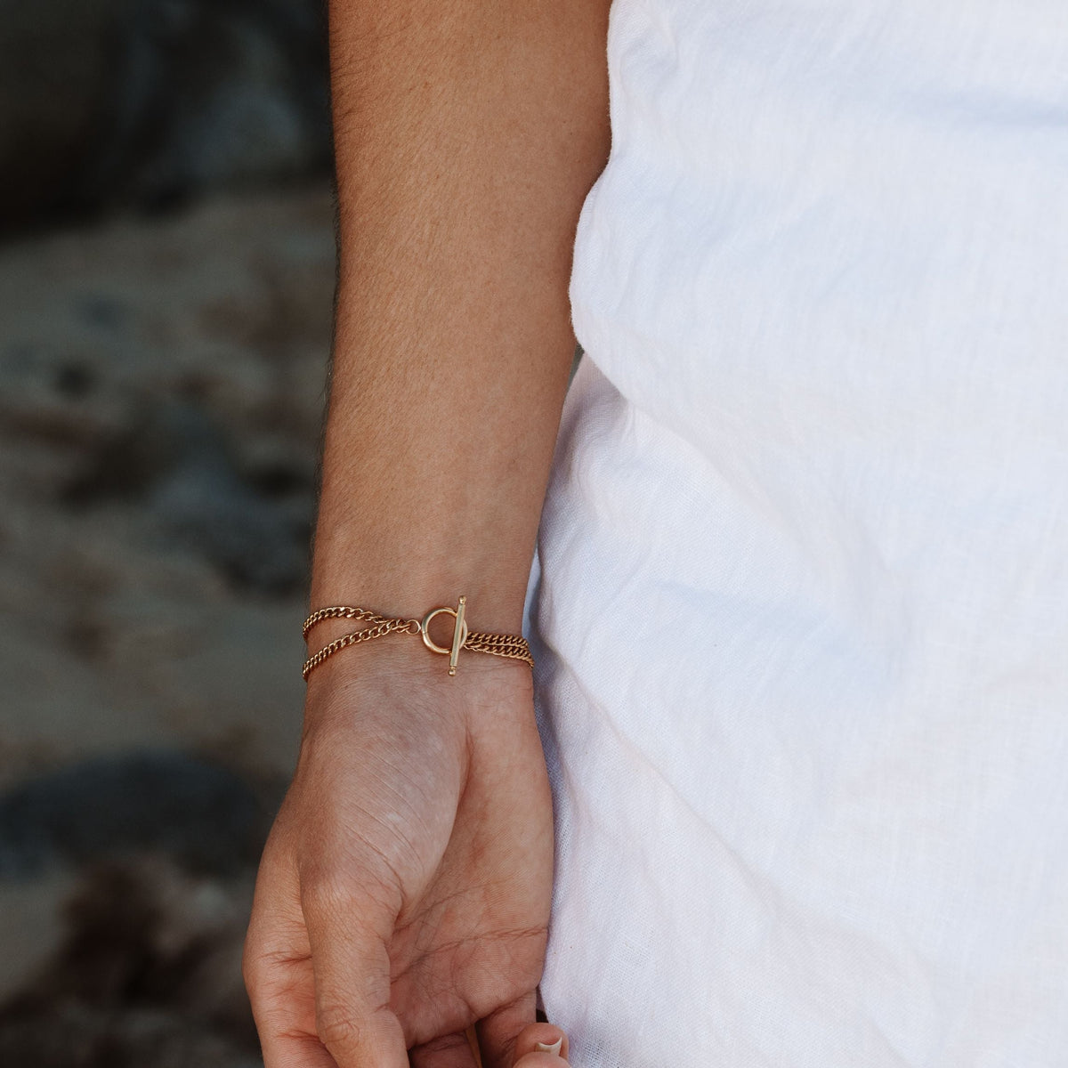 Bruce & Co Señora – Double Chain Coin and Freshwater Pearl Bracelet