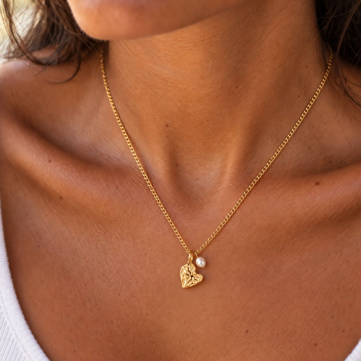 Bruce & Co Valentine – Textured Heart and Pearl Necklace
