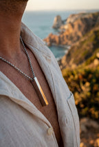 Bruce & Co Linea – Long Bar Pendant Necklace, 40 mm, Stainless Steel