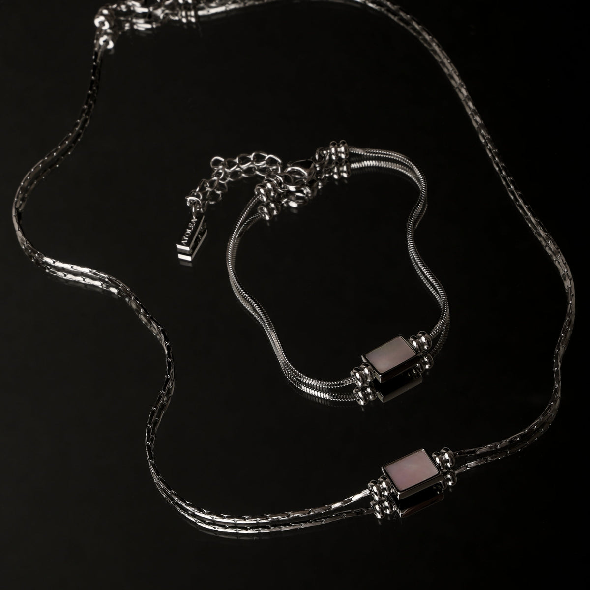 Bruce & Co Lune – Mother-of-Pearl Pendant Necklace, Stainless Steel