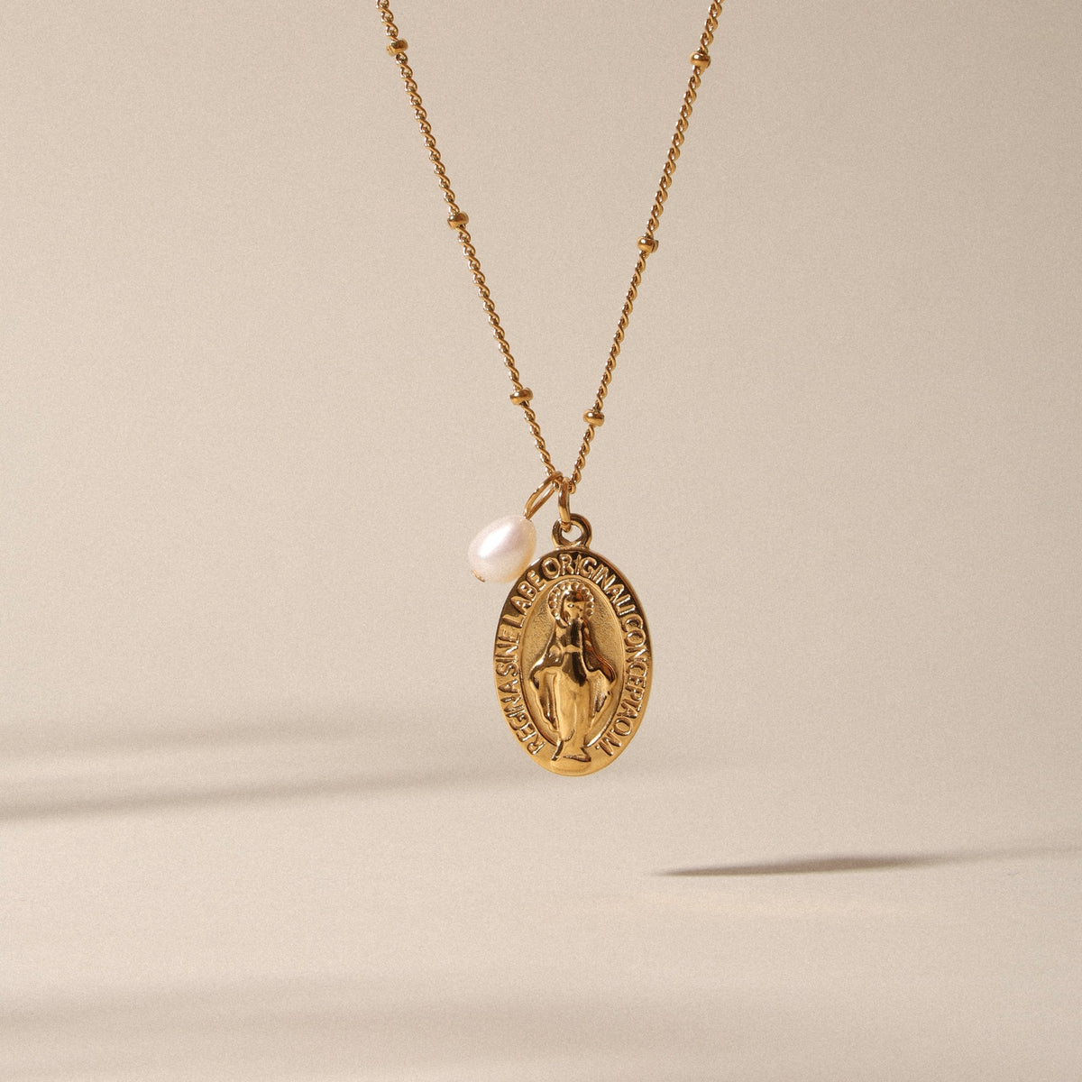 Bruce & Co Faith – Oval Devotional Medal and Pearl Necklace