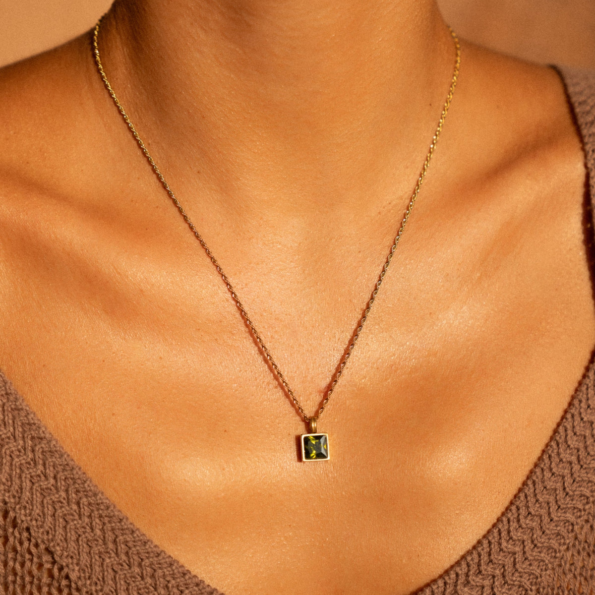 Bruce & Co Verde – Square Green Zircon Rope Necklace