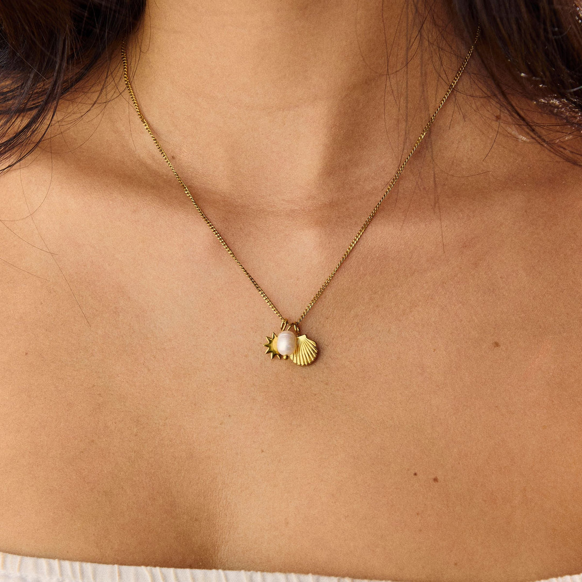 Bruce & Co Sun Shell and Freshwater Pearl Necklace