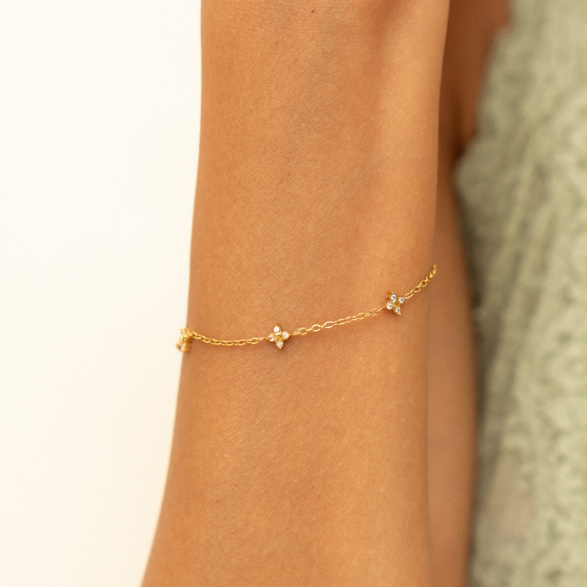 Bruce & Co Quatrefoil Zircon Station Bracelet, Steel