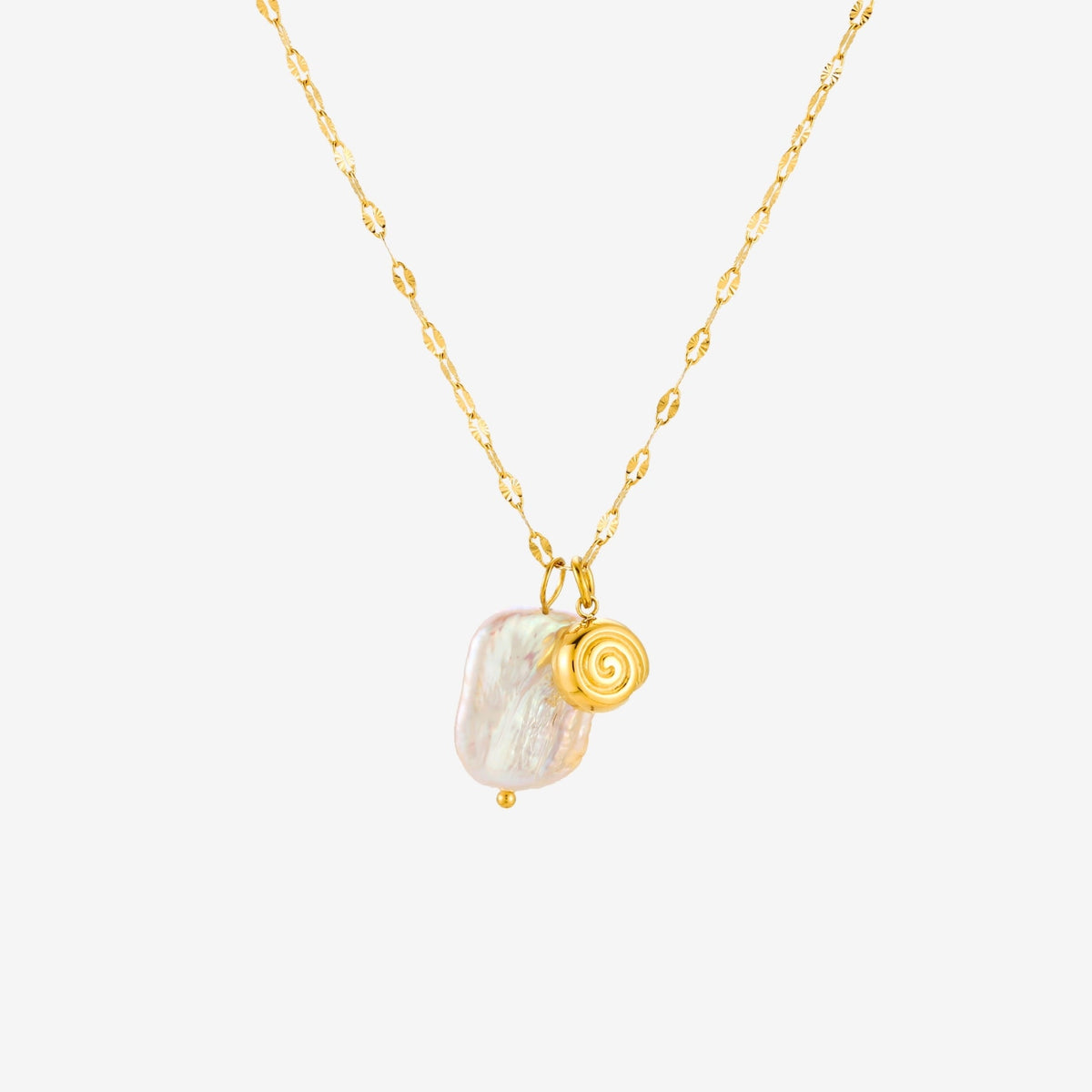 Bruce & Co Seashell Cove – Pearl and Spiral Shell Pendant Necklace