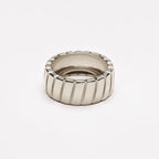 Bruce & Co Bold – Wide Ribbed Band Ring