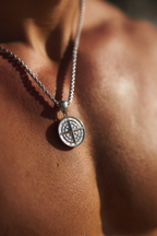 Bruce & Co Men’s Compass Pendant Necklace, Platinum-Plated Steel
