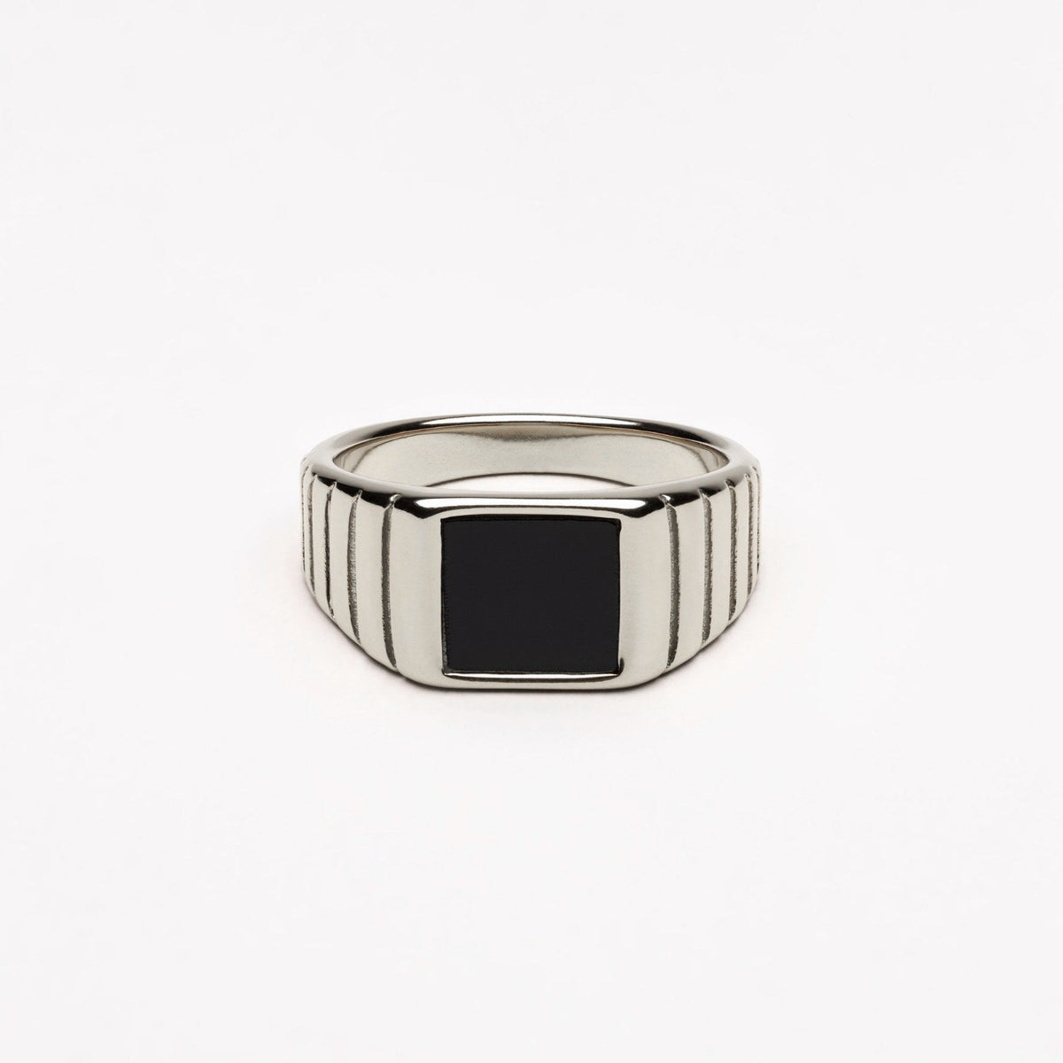 Bruce & Co Kaya – Black Onyx Ribbed Signet Ring